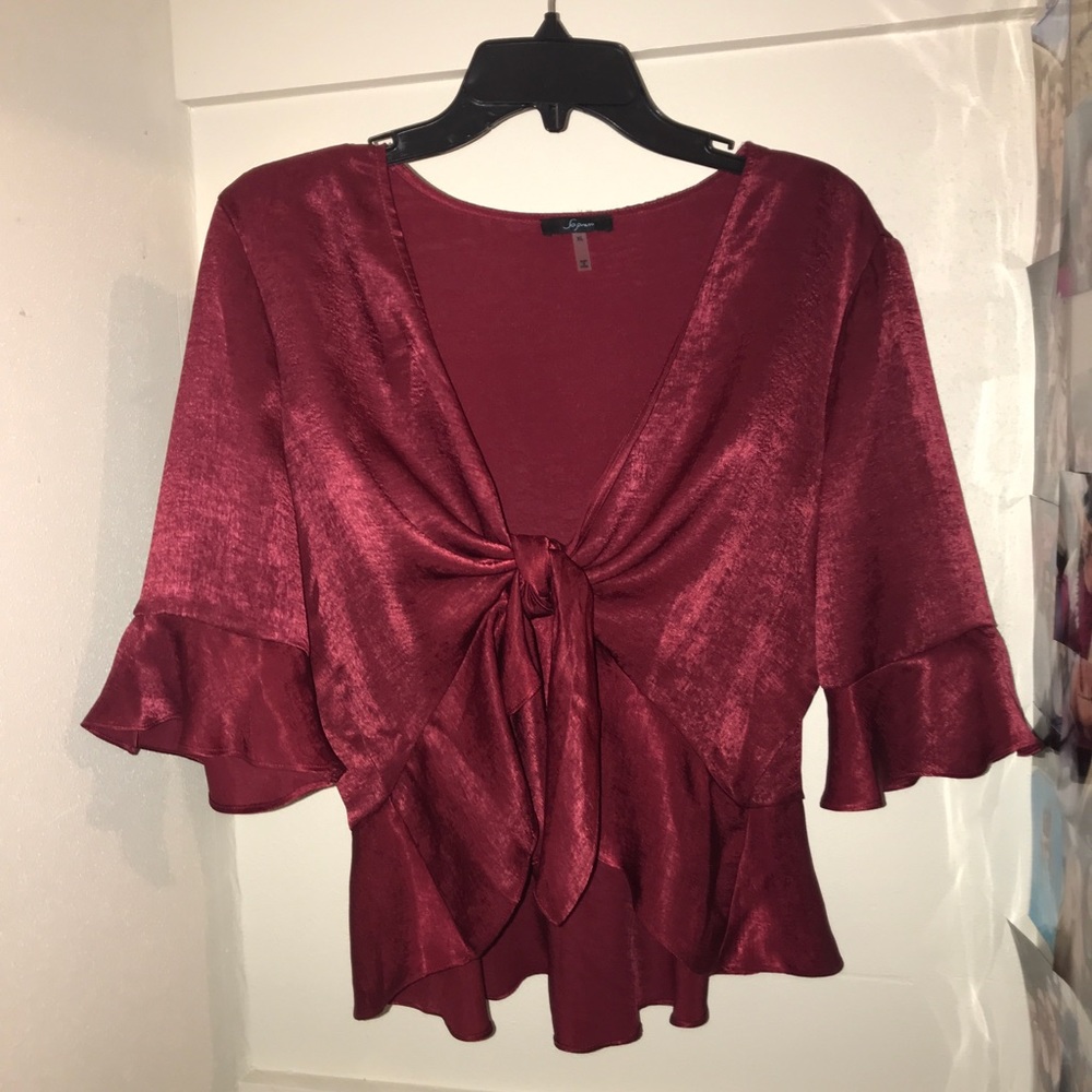 Cute top never worn